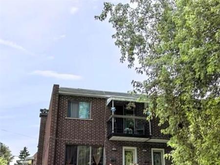 5 1/2 à Louer à Rosemère