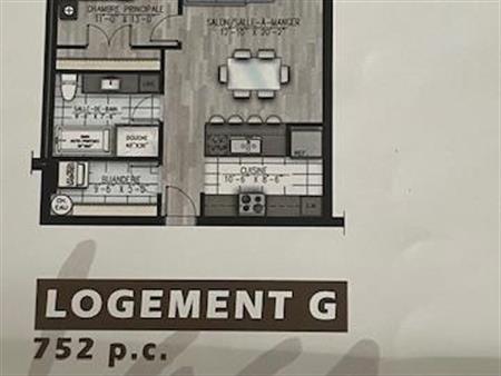 Beau grand 3 1/2 au 3e étage