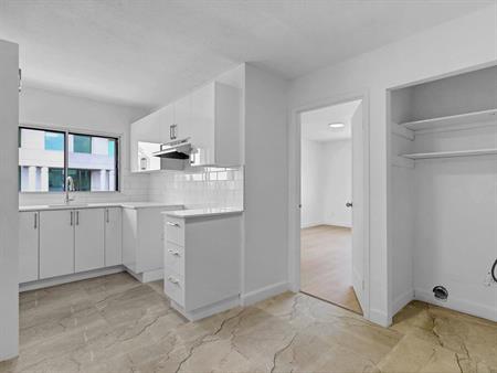 7100-307 - 7085 Boulevard Viau, Saint-Leonard