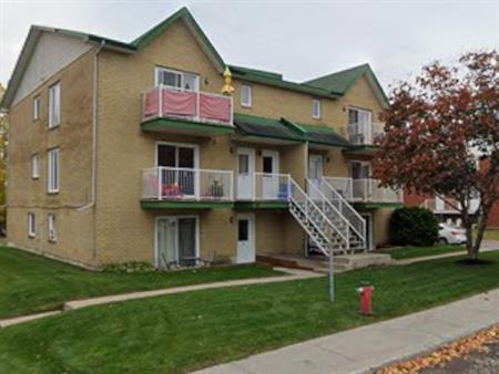 Superbe 5 1/2 à Louer