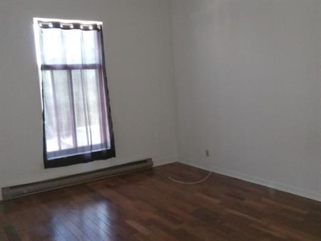 Ville-Marie/Plateau - 4 1/2 Au 2e étage