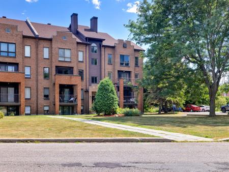 Condo 2 Chambres 200, Rue De Morency#301