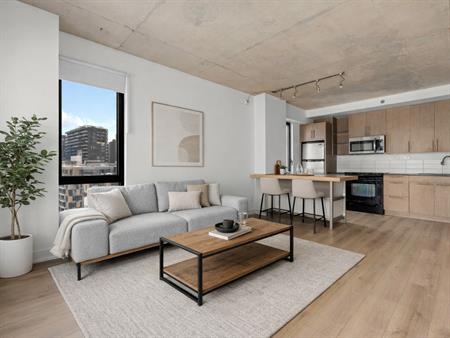 Belle Unité De Coin 1 Chambre! Balcon!