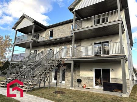 Appartement Saint-Clet � Louer