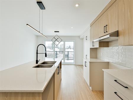 4½ Neuf, Bellefeuille, Vue Sur Boisé