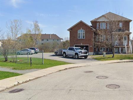 GRAND Appt à Louer/Plateau Hull Avril