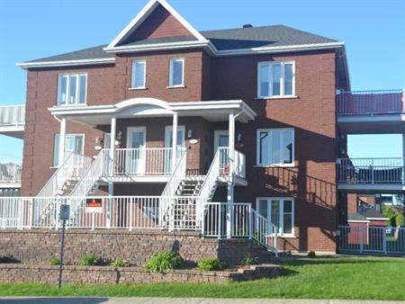 Bel appartement 4 1/2 lumineux à Lévis