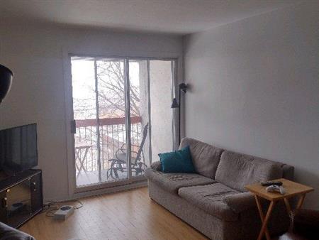 Appartement 2 chambres à louer près de la pyramide Ste-Foy