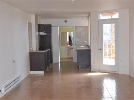 Grand 4.5 2ieme étage, Lachine 2 chambres