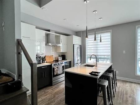 Condo 3 1/2 à Urbanova