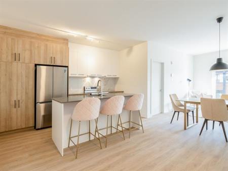 4 1/2 - Montréal (Saint-Michel) - 2 200 $/mois