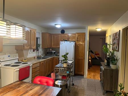 Ste-Catherine, Grand 4 1/2