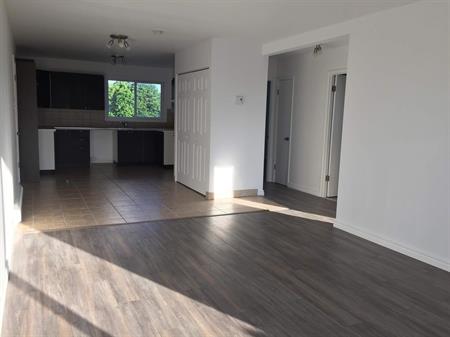 Ste-Foy Grand 4 1/2 Rénové, Près Tout Services