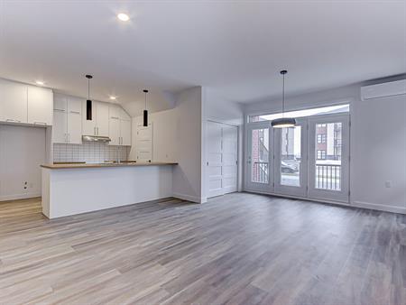 Grand 4 1/2 Au Rez-de-jardin