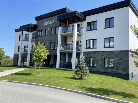 4 1/2 À LOUER - 1 Juillet 2026