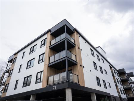 4 1/2 AVEC ÉLECTROS DISPO 1ER FÉVRIER!