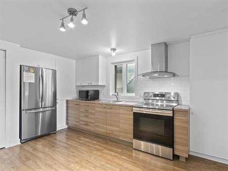 Grand 4.5 A Côté Du Metro Pie-IX