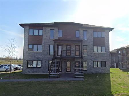 106 Rue Du Britannia (Aylmer) Superbe Appartement 4 1/2 Dans Cartier Tranquille !