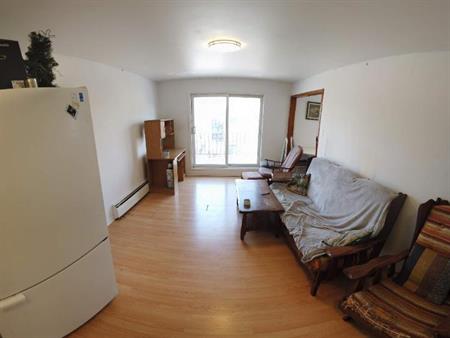 3 CH - 1 SDB - Québec - $1,415 /mo