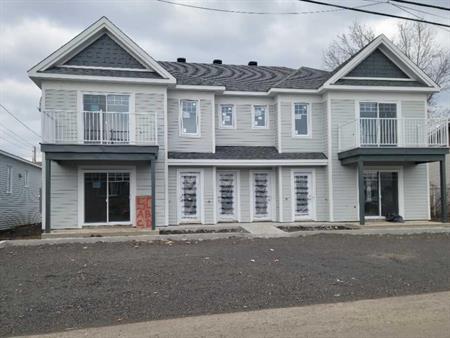 ST-CHRYSOSTOME, 4 1/2 À LOUER