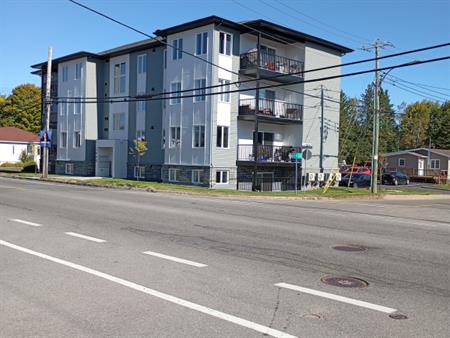 5/2 à Louer à Val Belair