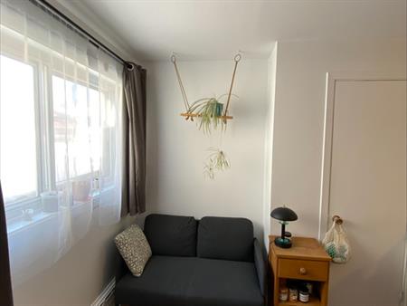 3 1/2 à 2 Pas De L'université Et Cegep