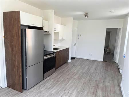 Immeuble - 103-105 King Est 3 Et Demi - Centre-ville De Sherbrooke