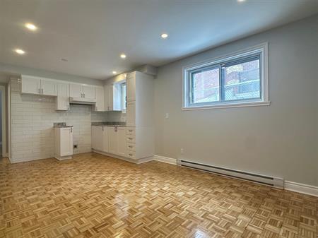 Appartement Montréal (Ahuntsic-Cartierville) À Louer