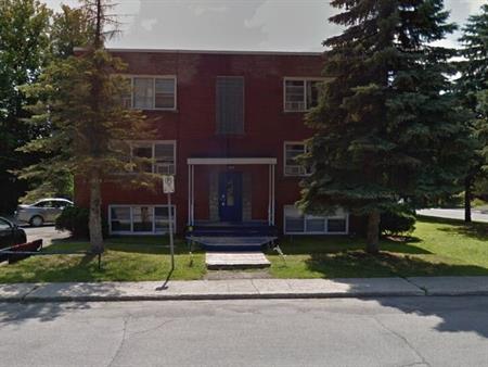 25 Rue Pharand (Hull) Super Beau Logement Bien Place