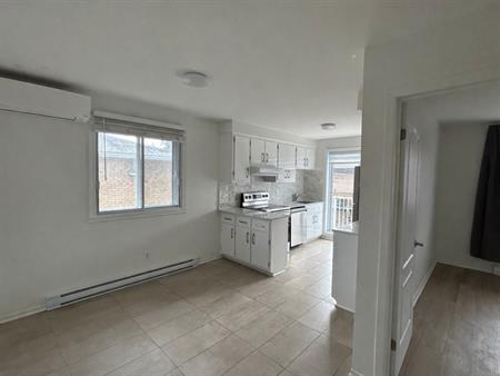 Logement 4-1/2 à Louer à Saint-Léonard