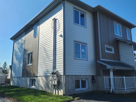 5 ½ Neuf 2 Sdb Dans Un Triplex