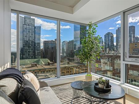 Bachelor - 360 Rue Mayor, Montréal