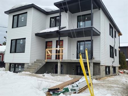 Magnifique Et Spacieux 5 1/2