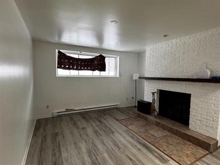 4 1/2 Anjou for rent