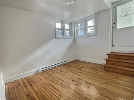 2 CH - 1 SDB - Montréal - $1,250 /mo