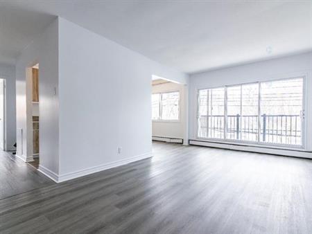 LIBRE ! 2x 4 1/2 rénové et très bien situé Lachine Montréal - Appartement à louer 2 chambres