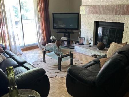 Grand RDC 5½ with Anjou a louer