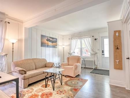 5 1/2 avec cour privée, tout inclus