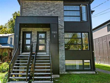 ***Appartement De 3 Chambres Et 1 Salle