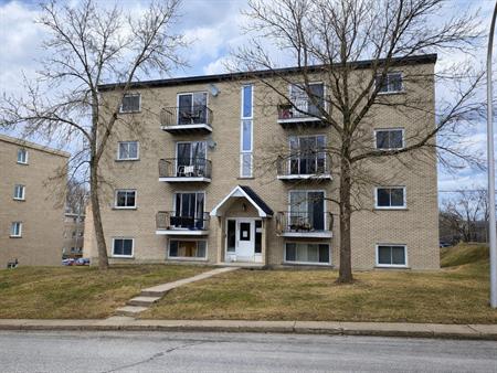 GRAND 4 ½|CHAUFFAGE-EAU CHAUDE