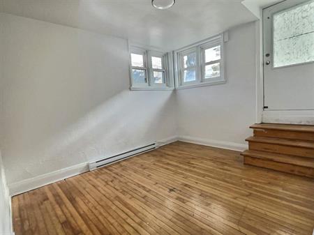 2 CH - 1 SDB - Montréal - $1,250 /mo