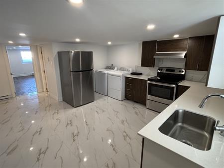 SPACIEUX 2 1/2 à Côté Du MÉTRO VIAU