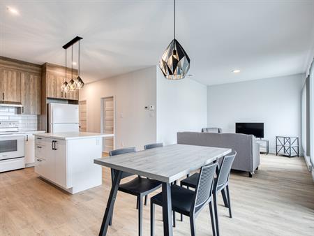 Appartement Moderne 5 1/2 Au Rdc