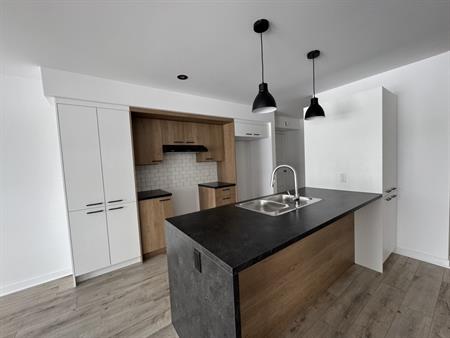 5 1/2 à Louer - 1er Septembre 2026