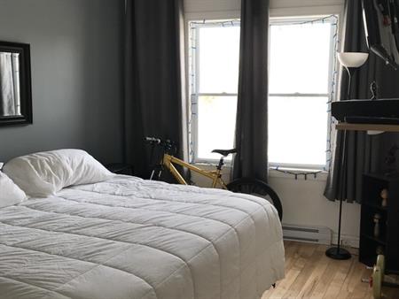 Lumineux 41/2 A Rosemont