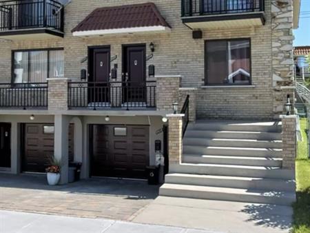 4 1/2, 2ième Étage D’un Triplex à $1,795