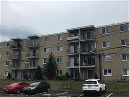 1 CH - 1 SDB - Québec - $997 /mo