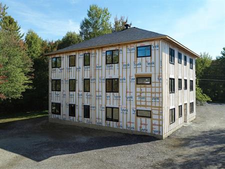 5 1/2 Neuf à Louer LACHUTE