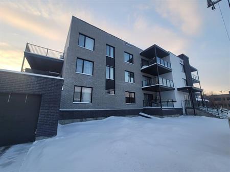 4½ à louer à Laval | Électros (5) | GARAGE | INTERNET | ASCENSEUR | RANGEMENT | OCCUPATION IMMÉDIATE