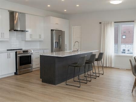 Appartement 4 ½ à Louer-Saint-Polycarpe